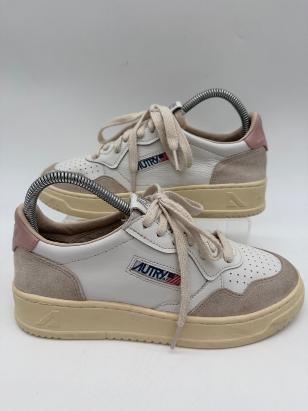 AUTRY Medalist Low Top Bicolor Leather Suede Sneakers Women's Size EU 39 US 8.5